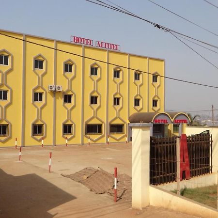 Hotel Altitel Bafoussam Екстериор снимка