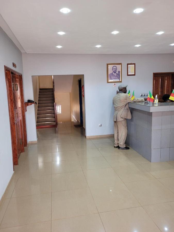 Hotel Altitel Bafoussam Екстериор снимка