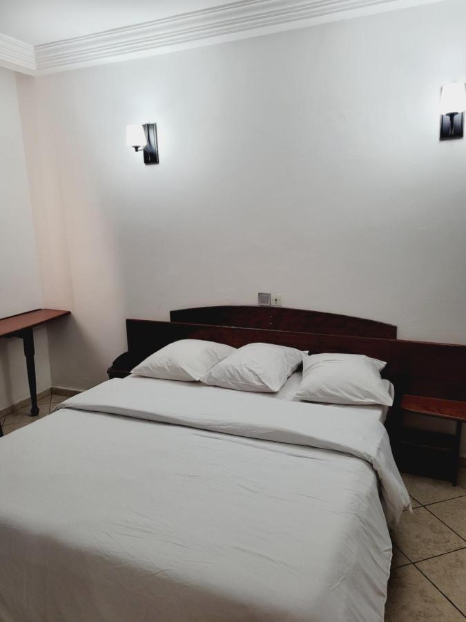 Hotel Altitel Bafoussam Екстериор снимка