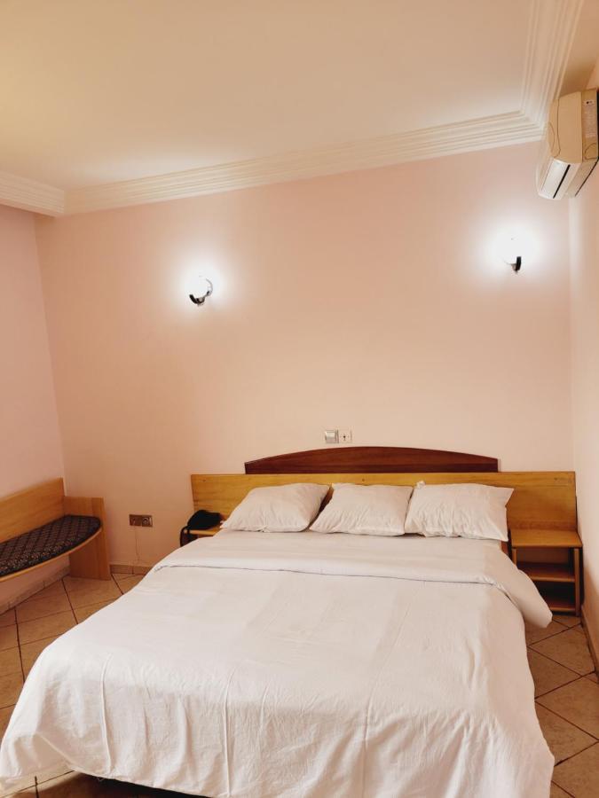 Hotel Altitel Bafoussam Екстериор снимка