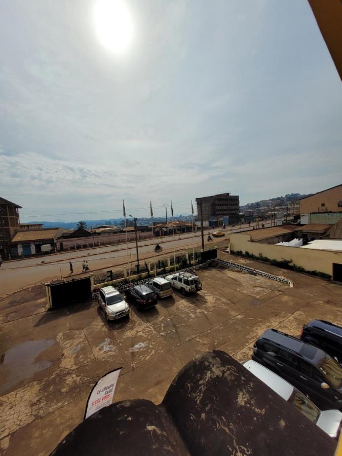 Hotel Altitel Bafoussam Екстериор снимка