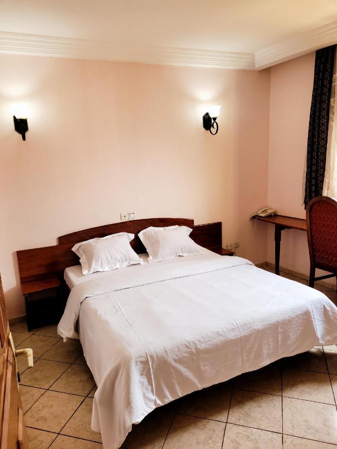 Hotel Altitel Bafoussam Екстериор снимка