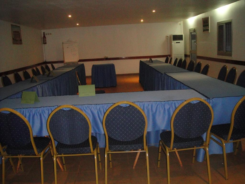 Hotel Altitel Bafoussam Екстериор снимка