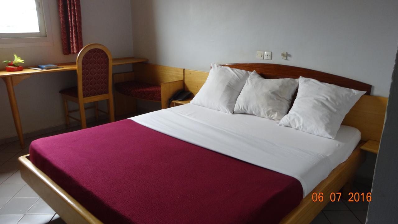 Hotel Altitel Bafoussam Екстериор снимка