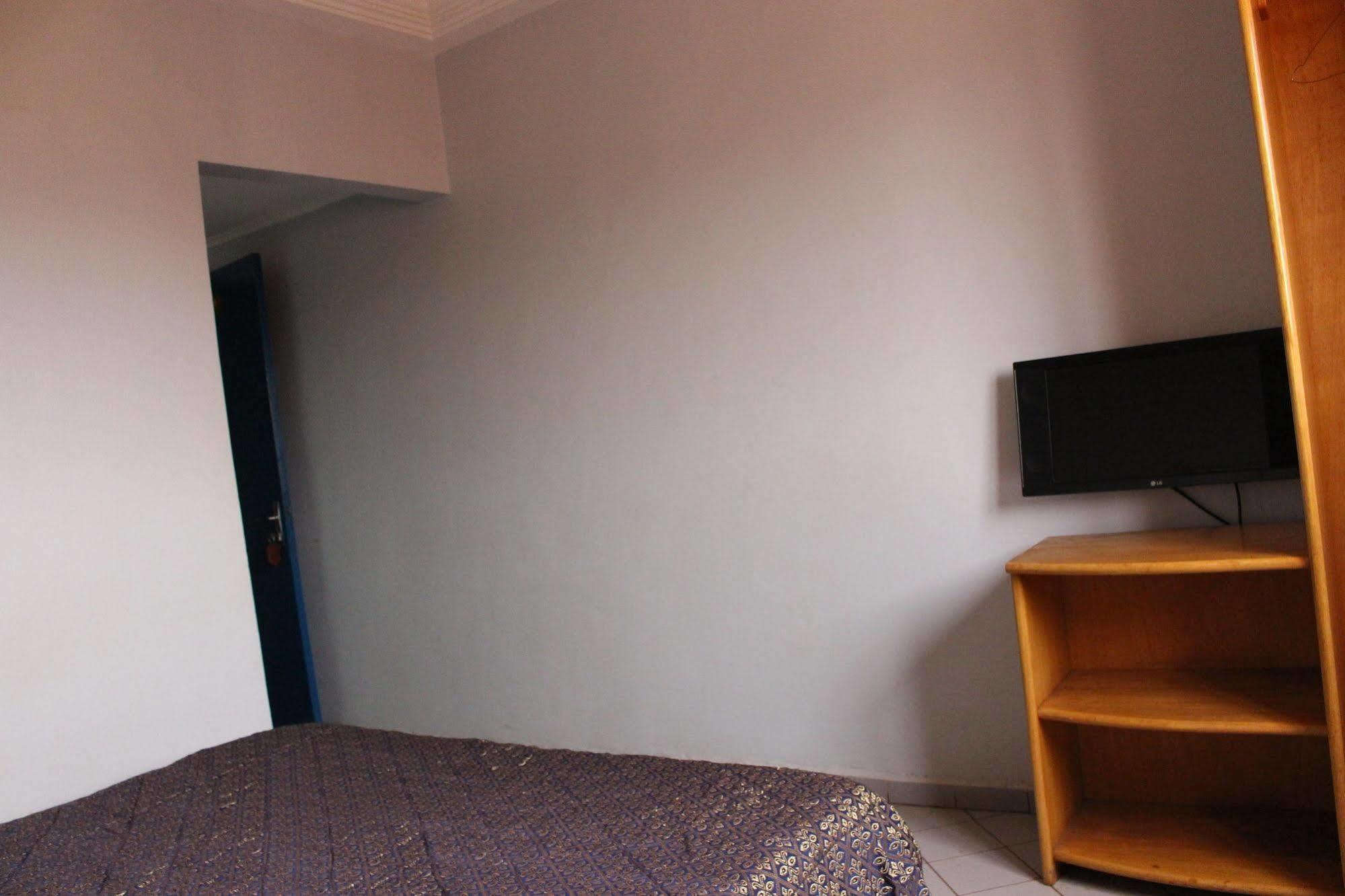 Hotel Altitel Bafoussam Екстериор снимка